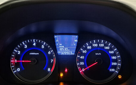 Hyundai Solaris II рестайлинг, 2011 год, 534 000 рублей, 16 фотография