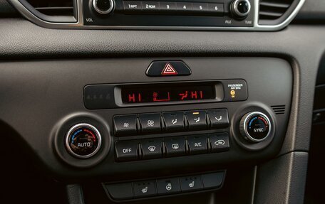 KIA Sportage IV рестайлинг, 2018 год, 2 095 000 рублей, 15 фотография