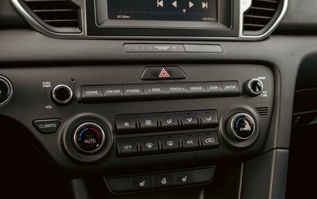 KIA Sportage IV рестайлинг, 2018 год, 1 995 000 рублей, 15 фотография