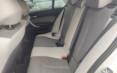 BMW 1 серия, 2011 год, 1 170 000 рублей, 16 фотография