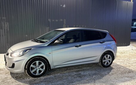 Hyundai Solaris II рестайлинг, 2011 год, 770 000 рублей, 3 фотография