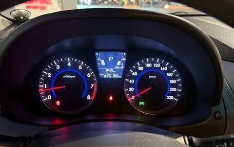 Hyundai Solaris II рестайлинг, 2011 год, 770 000 рублей, 2 фотография