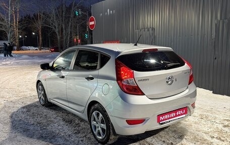 Hyundai Solaris II рестайлинг, 2011 год, 770 000 рублей, 5 фотография