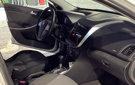 Hyundai Solaris II рестайлинг, 2011 год, 770 000 рублей, 6 фотография