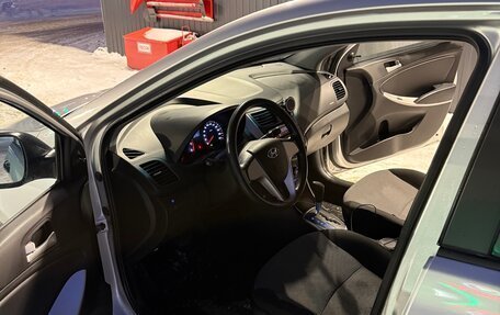 Hyundai Solaris II рестайлинг, 2011 год, 770 000 рублей, 8 фотография