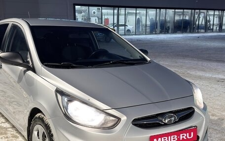 Hyundai Solaris II рестайлинг, 2011 год, 770 000 рублей, 10 фотография