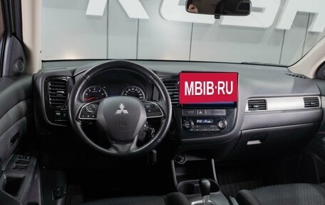 Mitsubishi Outlander III рестайлинг 3, 2014 год, 1 469 000 рублей, 6 фотография