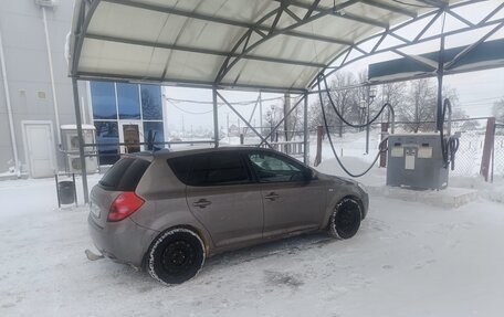 KIA cee'd I рестайлинг, 2008 год, 420 000 рублей, 2 фотография