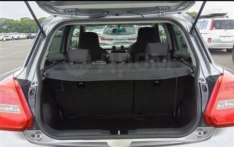 Suzuki Swift V, 2022 год, 1 600 000 рублей, 7 фотография