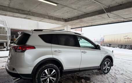 Toyota RAV4, 2018 год, 2 500 000 рублей, 4 фотография