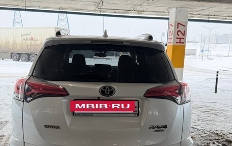 Toyota RAV4, 2018 год, 2 500 000 рублей, 3 фотография