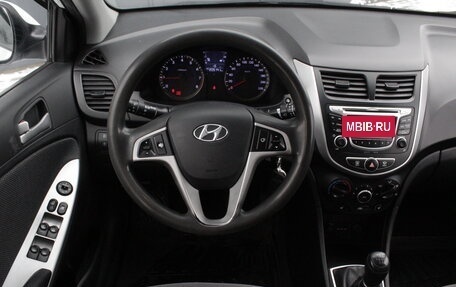 Hyundai Solaris II рестайлинг, 2013 год, 830 000 рублей, 11 фотография