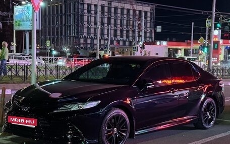 Toyota Camry, 2021 год, 3 700 000 рублей, 4 фотография