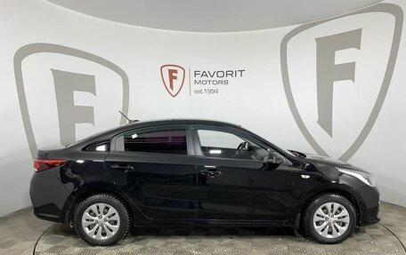 KIA Rio IV, 2018 год, 1 335 000 рублей, 4 фотография