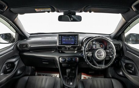 Toyota Yaris, 2020 год, 1 300 000 рублей, 8 фотография