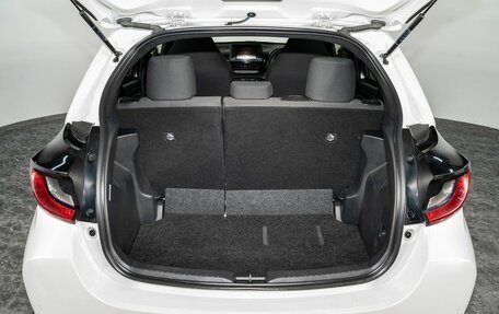 Toyota Yaris, 2020 год, 1 300 000 рублей, 15 фотография