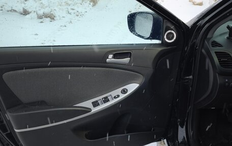 Hyundai Solaris II рестайлинг, 2012 год, 1 350 000 рублей, 13 фотография