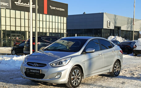 Hyundai Solaris II рестайлинг, 2013 год, 800 000 рублей, 1 фотография