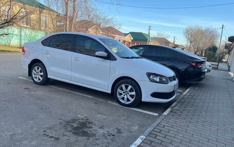 Volkswagen Polo VI (EU Market), 2012 год, 800 000 рублей, 1 фотография