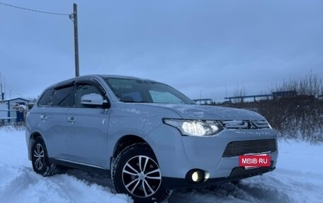 Mitsubishi Outlander III рестайлинг 3, 2012 год, 1 230 000 рублей, 3 фотография