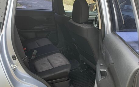 Mitsubishi Outlander III рестайлинг 3, 2012 год, 1 230 000 рублей, 11 фотография