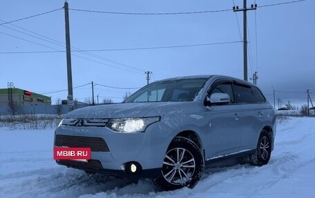 Mitsubishi Outlander III рестайлинг 3, 2012 год, 1 230 000 рублей, 5 фотография