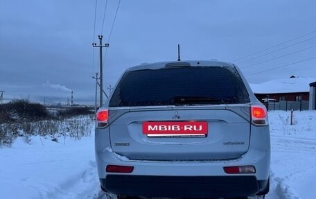 Mitsubishi Outlander III рестайлинг 3, 2012 год, 1 230 000 рублей, 6 фотография
