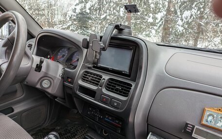 Nissan NP300, 2008 год, 1 200 000 рублей, 13 фотография