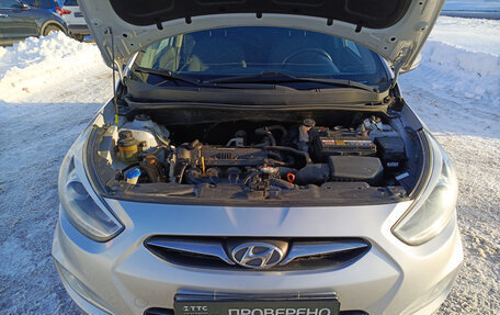 Hyundai Solaris II рестайлинг, 2013 год, 800 000 рублей, 11 фотография