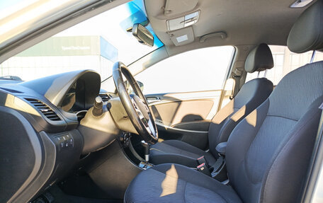 Hyundai Solaris II рестайлинг, 2013 год, 800 000 рублей, 20 фотография