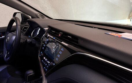 Toyota Camry, 2019 год, 2 650 000 рублей, 8 фотография