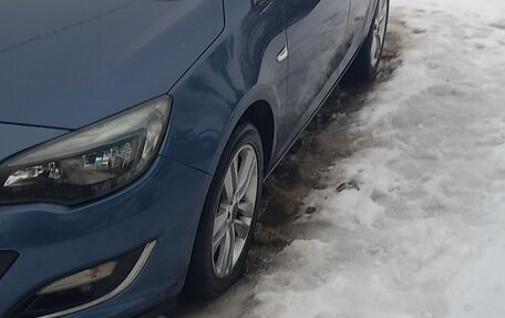Opel Astra J, 2013 год, 900 000 рублей, 13 фотография