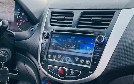 Hyundai Solaris II рестайлинг, 2011 год, 480 000 рублей, 8 фотография