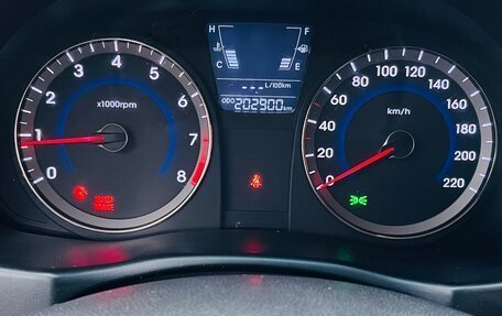 Hyundai Solaris II рестайлинг, 2011 год, 480 000 рублей, 10 фотография