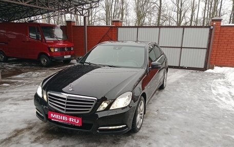 Mercedes-Benz E-Класс, 2012 год, 1 850 000 рублей, 3 фотография