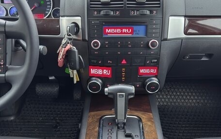 Volkswagen Touareg III, 2006 год, 919 000 рублей, 34 фотография