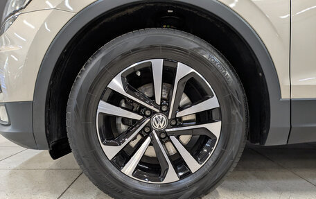 Volkswagen Tiguan II, 2019 год, 2 570 000 рублей, 18 фотография