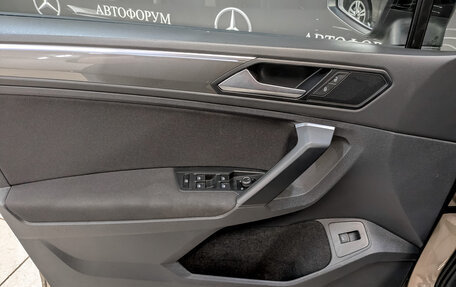 Volkswagen Tiguan II, 2019 год, 2 570 000 рублей, 19 фотография