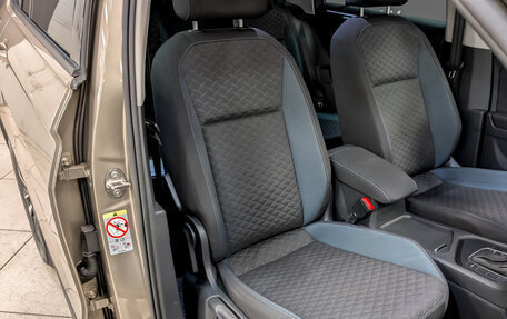 Volkswagen Tiguan II, 2019 год, 2 570 000 рублей, 22 фотография