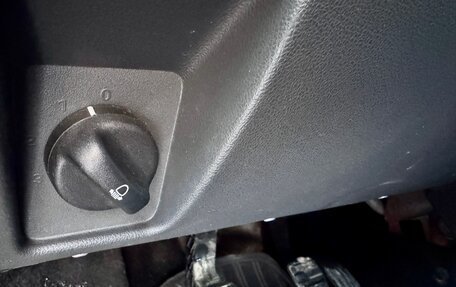 Renault Sandero I, 2013 год, 950 000 рублей, 19 фотография