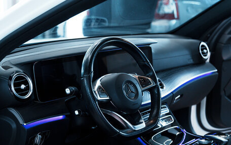 Mercedes-Benz E-Класс, 2016 год, 3 200 000 рублей, 6 фотография