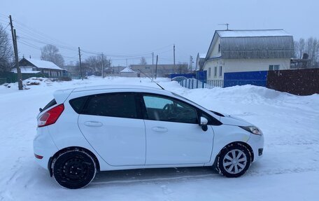 Ford Fiesta, 2016 год, 831 000 рублей, 8 фотография