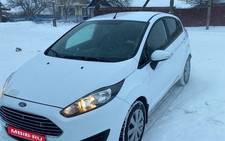Ford Fiesta, 2016 год, 831 000 рублей, 2 фотография