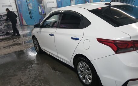 Hyundai Solaris II рестайлинг, 2018 год, 850 000 рублей, 4 фотография