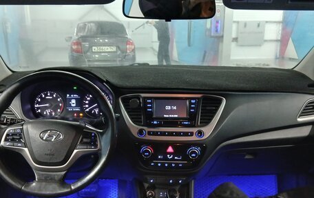 Hyundai Solaris II рестайлинг, 2018 год, 850 000 рублей, 2 фотография