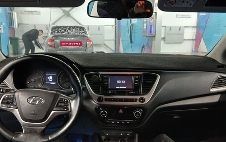 Hyundai Solaris II рестайлинг, 2018 год, 850 000 рублей, 3 фотография