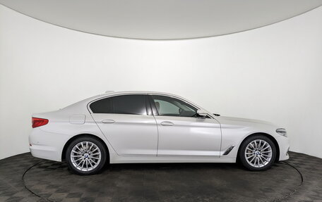 BMW 5 серия, 2019 год, 3 810 000 рублей, 4 фотография