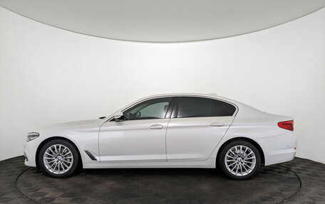 BMW 5 серия, 2019 год, 3 810 000 рублей, 8 фотография