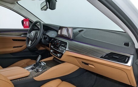 BMW 5 серия, 2019 год, 3 810 000 рублей, 11 фотография