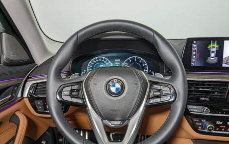 BMW 5 серия, 2019 год, 3 810 000 рублей, 21 фотография